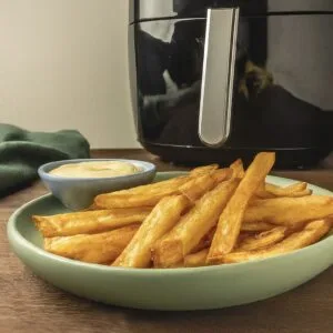 Airfryer Batata Frita com Ervas Finas e Aioli