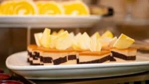 Bolo de Fubá Cremoso com Goiabada: Sabor de Fazenda em Sua Mesa