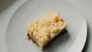 Cuca de Banana com Farofa Fofinha: Cheirinho de Casa de Vó