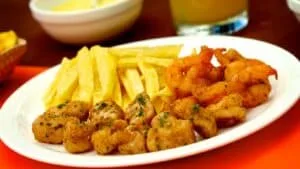 Farofa de Dendê com Camarão Seco: O Segredo da Moqueca Baiana