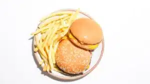Hambúrguer Caseiro na Air Fryer: Suculento e Rápido para o Jantar
