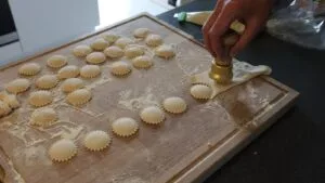 Massa Fresca de Ravioli Caseira Sem Ovos para Iniciantes: Receita Fácil