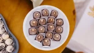 Quindim de Coco Cremoso: O Brilho Dourado das Festas Juninas!