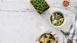 Salada de Macarrão para Churrasco Cremosa que Rouba a Cena na Mesa