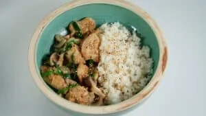 Strogonoff de Frango Cremoso Simples: O Segredo para Nunca Desandar