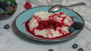 Arroz Doce Cremoso com Caldo de Cana e Coco: o Doce de Julho que Sustenta o São Pedro em Goiás