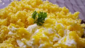 Angu com Couve e Charque Mineiro: o Almoço de Panela que Sustenta Agosto Frio