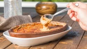 Torta Capixaba de Bacalhau e Siri: o Almoço de Panela do Espírito Santo para Agosto
