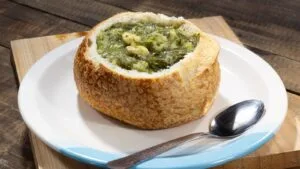 Caldo de Jaca Verde com Carne e Mandioca: o Jantar Caipira de Agosto no Interior Mineiro