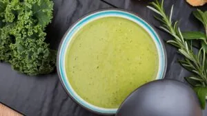 Caldo Verde de Cará com Carne Seca: o Jantar Caipira do Interior Brasileiro em Agosto
