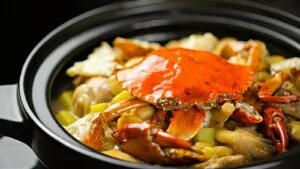 Caranguejada Baiana Tradicional: o Guisado de Caranguejo que Aquece o Almoço de Agosto