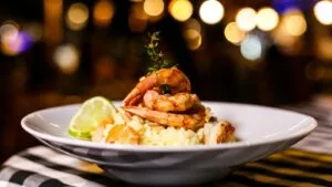 Arroz de Cuxá: o Prato Emblemático do Maranhão com Vinagreira e Camarão Seco