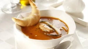 Caldo de Curimatã com Mandioca e Pirão de Arroz: o Almoço de Panela do Pantanal em Setembro