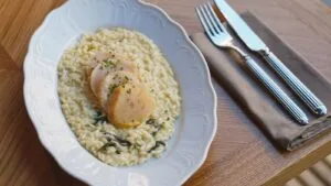 Risoto de Frango Caipira com Milho Verde: o Almoço de Outubro no Triângulo Mineiro