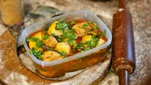 Frango Caipira com Molho de Butiá e Batata Doce: o Jantar de Outubro no Pampa Gaúcho