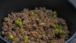 Caldo de Buraco com Carne de Sol e Feijão de Corda: o Jantar do Sertão Paraibano em Outubro