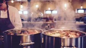 Caldo de Carne de Sol com Carau: o Jantar de Panela do Sertão Piauíense em Outubro