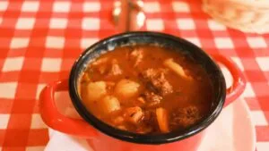 Caldo de Omaso com Feijão de Corda: o Jantar de Panela do Sertão Pernambucano em Outubro